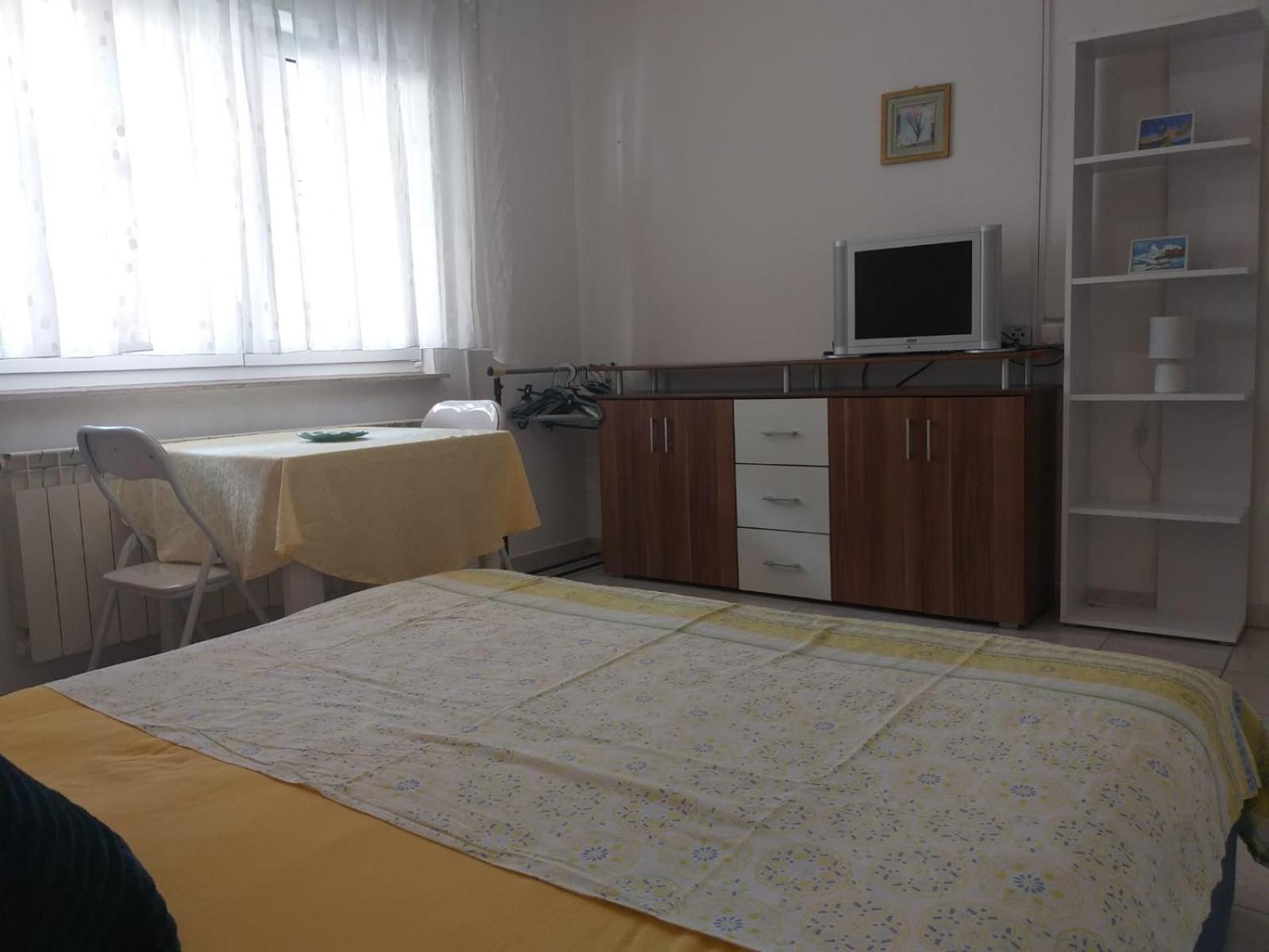 Beach Apartments Nemira Оміш Екстер'єр фото